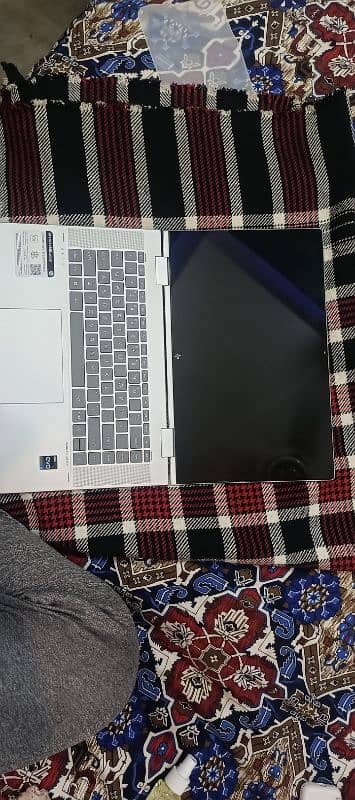 hp envy 360,touch n type,used like new, stretch less 12