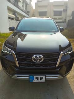 Toyota Fortuner V 2021