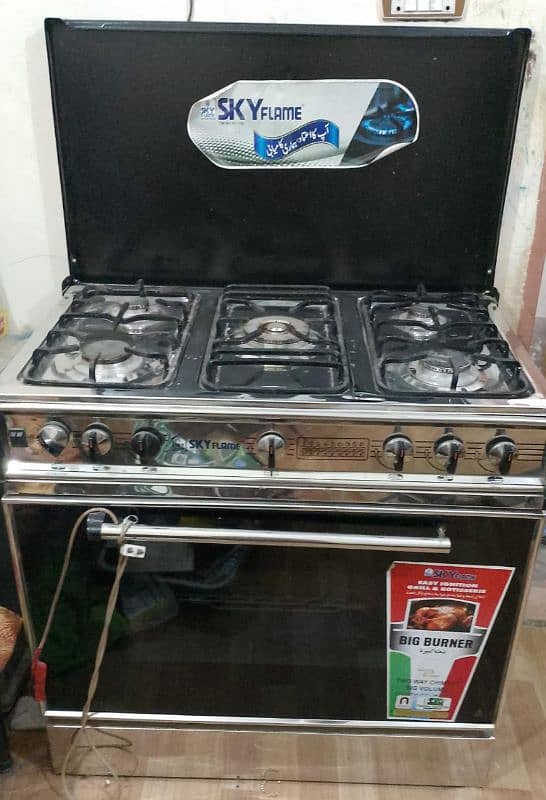 Gas stove and oven haeger 1