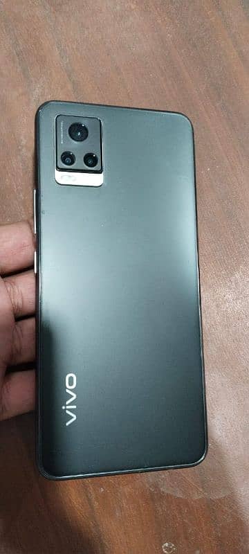 VIVO V20 4