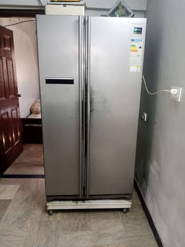 SAMSUNG DOUBLE Door Fridge MODEL RSAS1STMG. 1