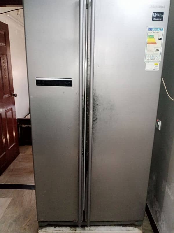 SAMSUNG DOUBLE Door Fridge MODEL RSAS1STMG. 2