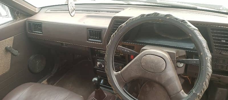 Nissan Sunny 1988 5