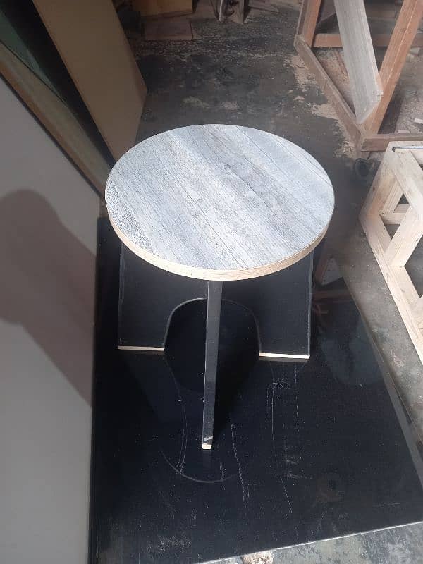 WOODEN STOOL WITH UV TOP 2