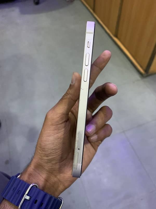 iphone 12 white colour 3