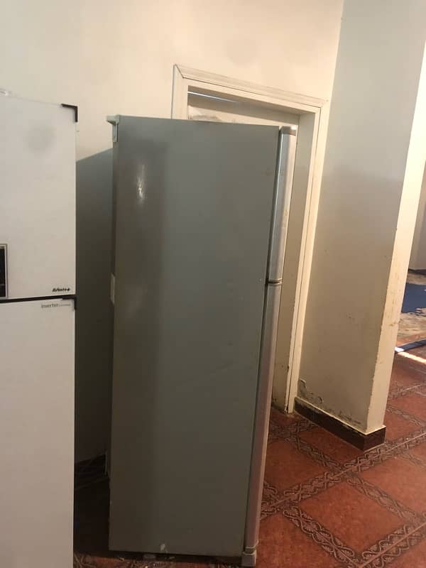 Mitsubishi fridge and freezer 15 fit working child 1