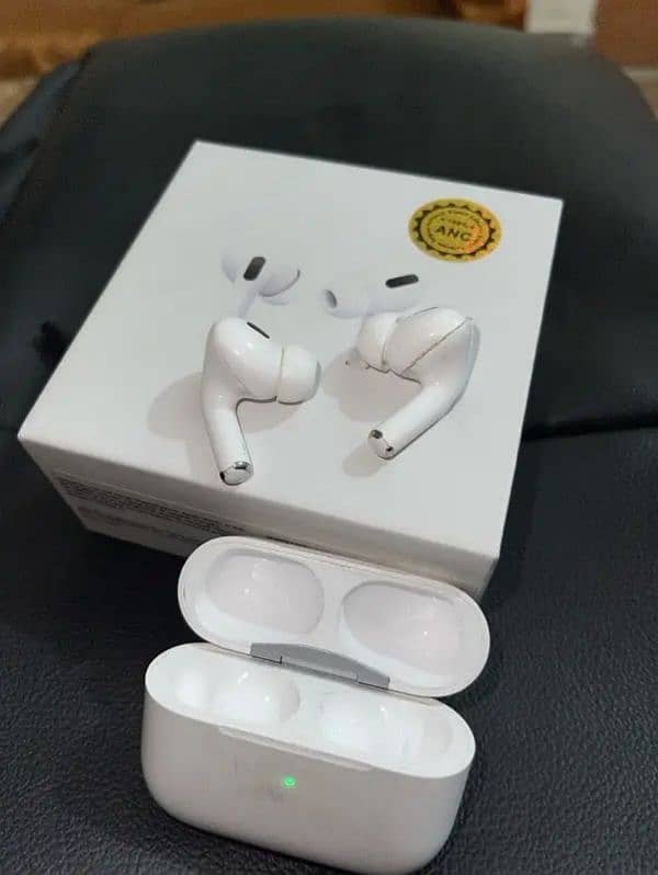 Apple Airpod Pro  in Excellent Condition just 2 weeks used 5