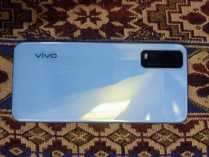 Mobile Vivo y20 condition 10/10. ok100% 3