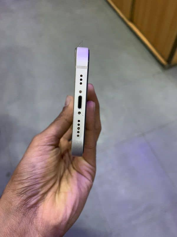 iphone 12 white color 2