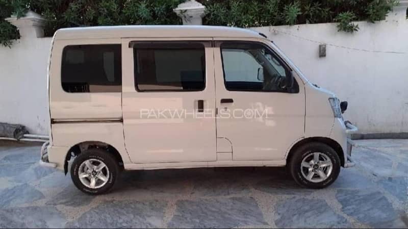 Daihatsu Hijet 2013 1