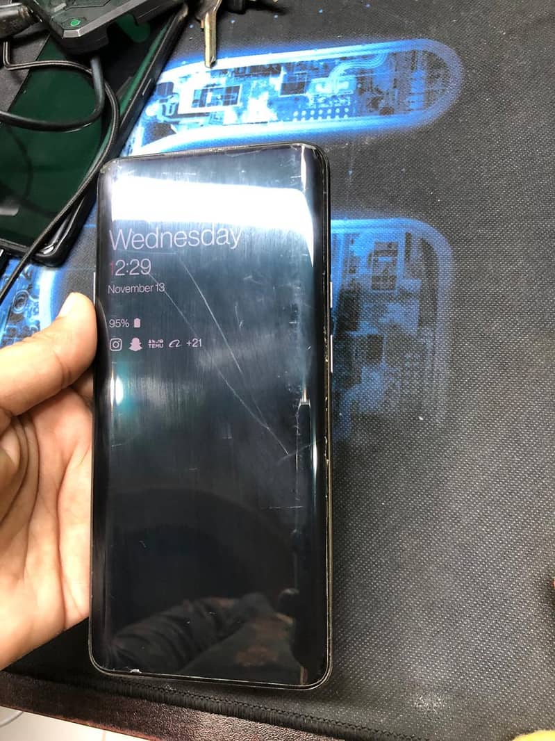 Oneplus 7Pro 8+3(11 gb ram/256 gb rom) 9.5/10 condition. 1