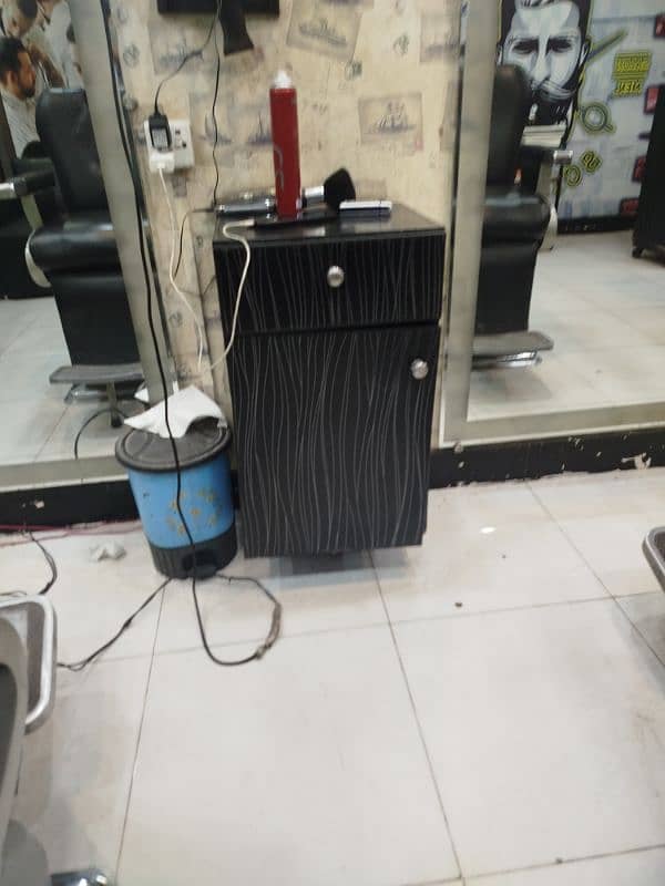 saloon ka Saman contact me 03217568943 8