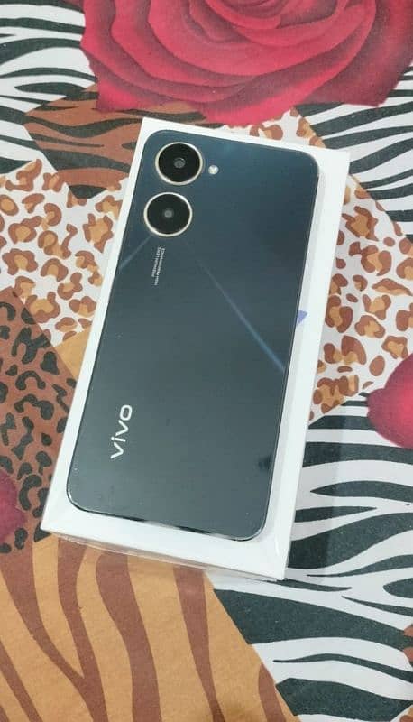 vivo y18 new 4/64 warranty my ha 4