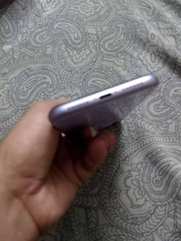 Iphone 11 64Gb 3