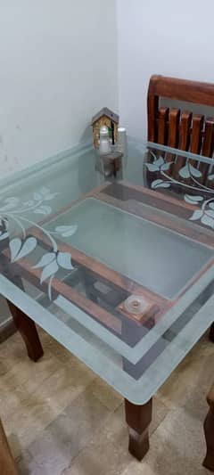 Dinning table For Sale