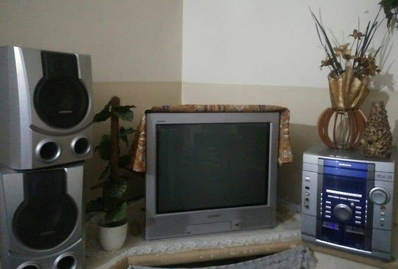 Sony TV and Multi-system for sale. 4