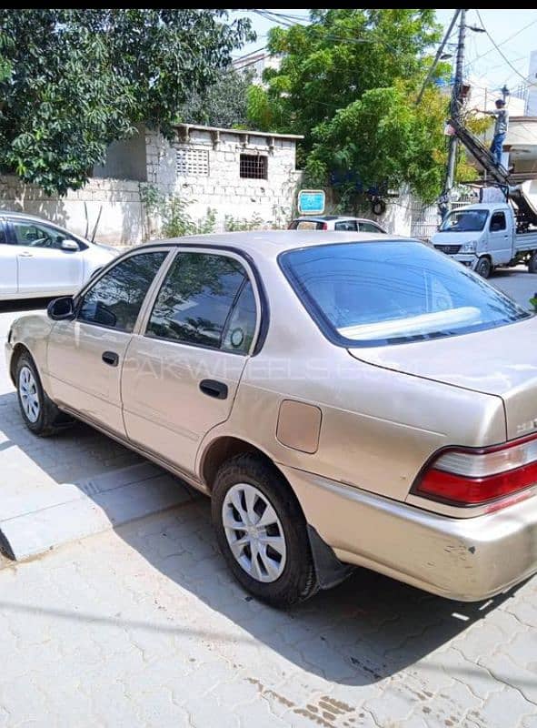 Toyota Corolla XE 2000 1