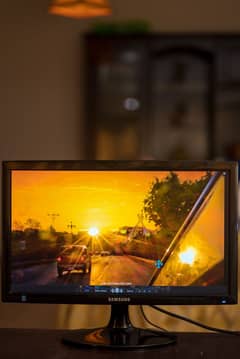 Samsung Full HD LED montor 20 inch