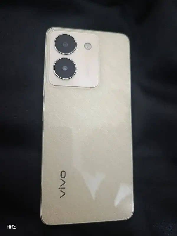 Vivo Y36 10