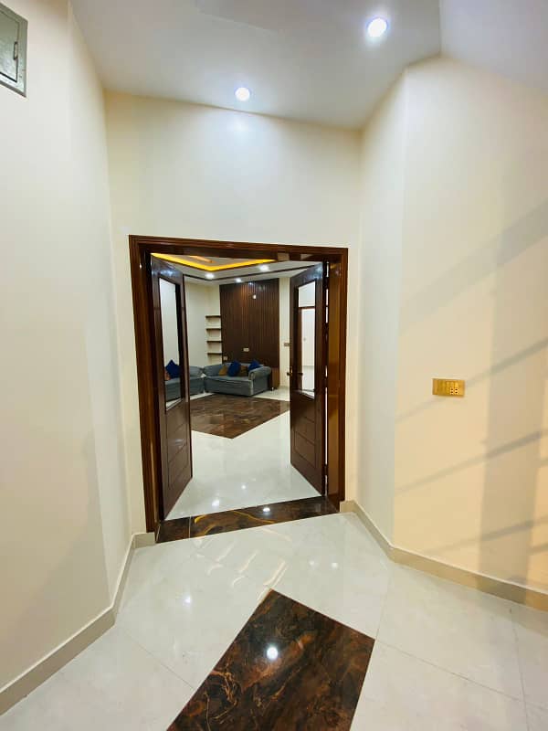 10 MARLA TOP LOCATION HOUSE AVAILABLE FOR SALE IN WAPDA TOWN PHASE 1 10