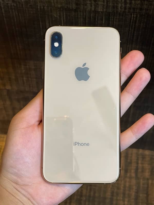 iphone Xs for sale, good condition, 64 gb storage, battery health 77% 2