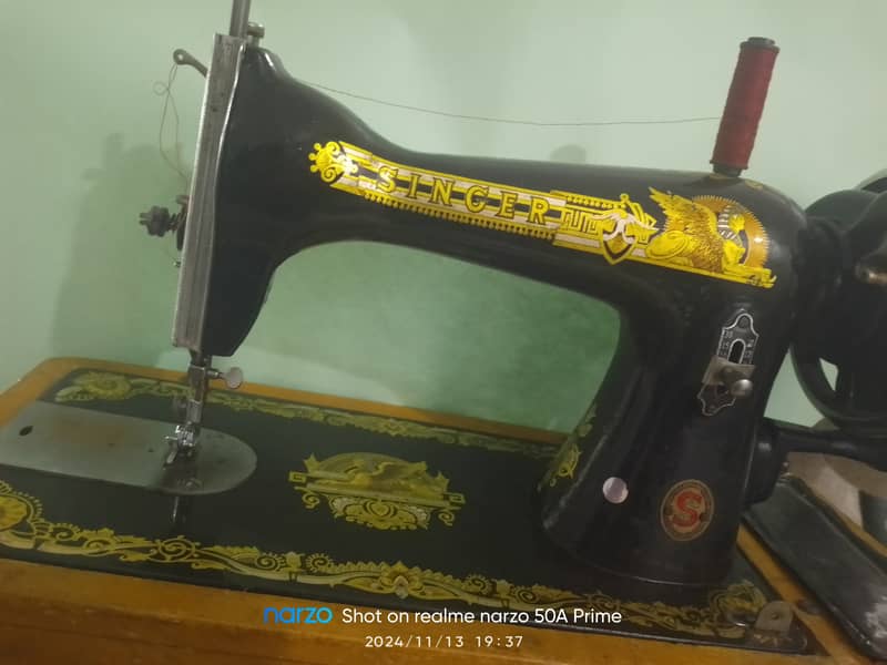 Singer sewing machine 3