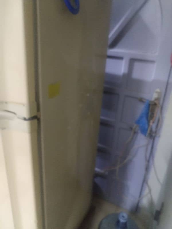 Pel Fridge Good Condition 6