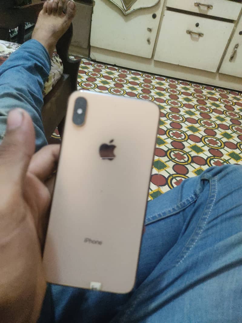 Iphone Xsmax 64 gb 0