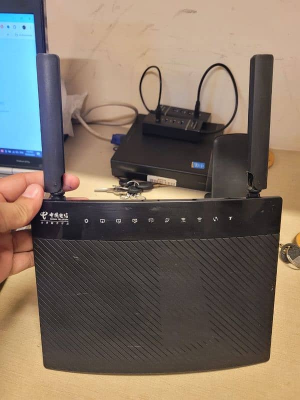 Tenda Dual Band Wi-Fi Router 0