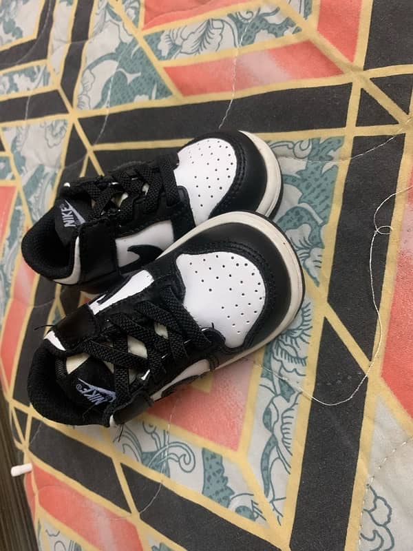 Orignal NiKE Kids Low Dunk Sneakres 1