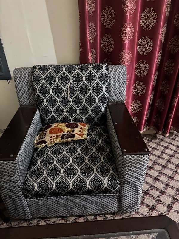 5 Seater Sofa with table for sale 4