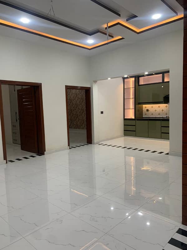 CHEAP AND URGENT 6 MARLA HOUSE FOR SALE IN MAKKAH TOWN . 4