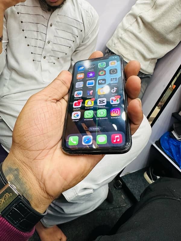 iphone 11 pro 1