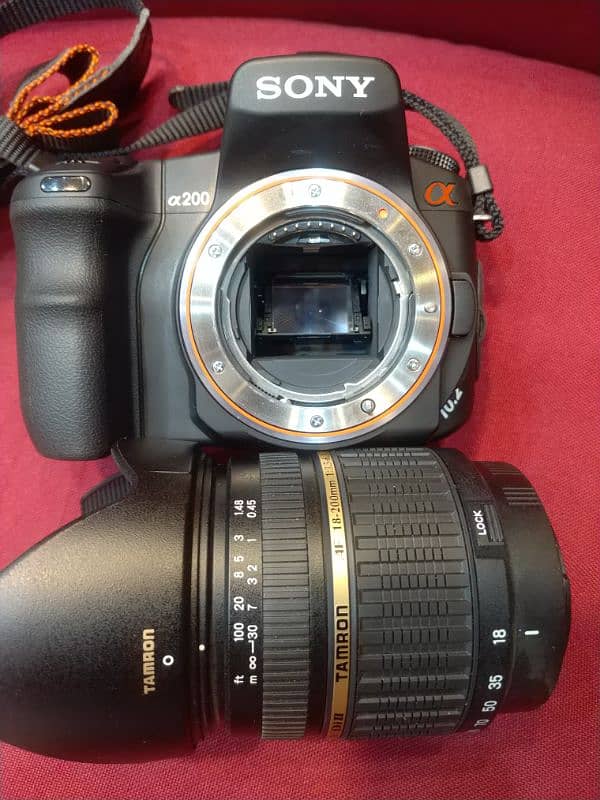 SONY DSLR a200 with 3 Lenses and accessories+bag 6