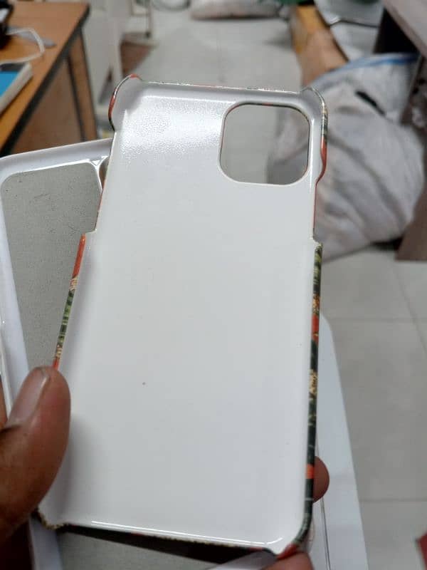 iPhone 11 pro Cover 2