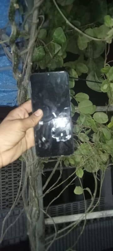 mobile ok Hy chlny me bilkul Naya Hy koi masla nhi Hy Daba or Samwn Hy 2