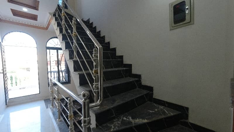 Well-constructed House Available For sale In Lahore Medical Housing Society 22