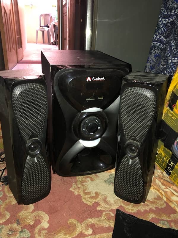 CONDITION 9/10  AUDIOONIC SOUND SYSTEM 2