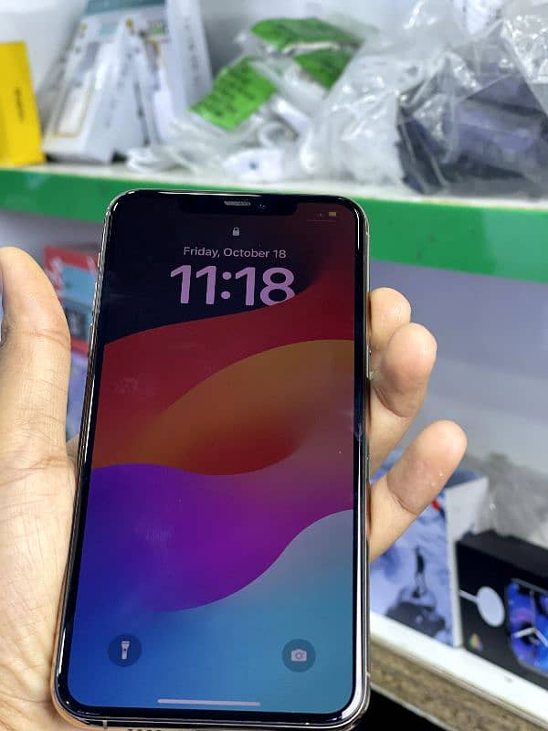 Iphone 11 pro Max 4