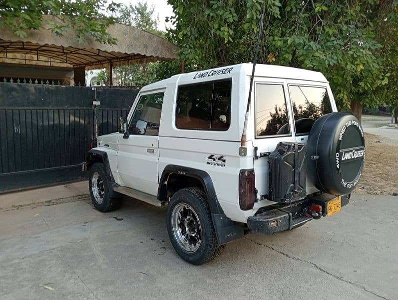 Toyota Land Cruiser 1989 Automatic 3