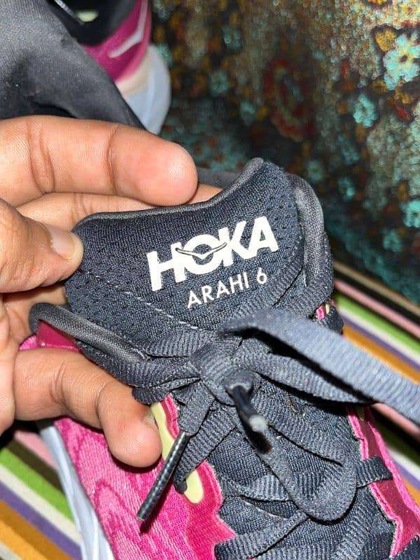 Hoka One One Arahi 6 3