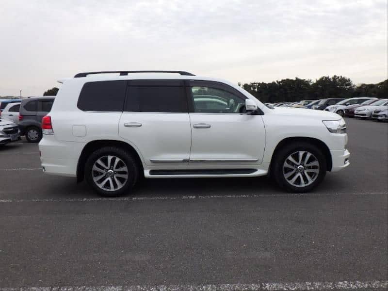 Toyota Land Cruiser 2019 3