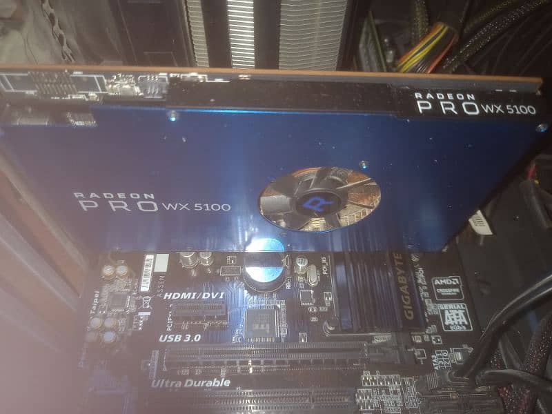 Graphic card 8gb Amd wx5100,Read Ad 2