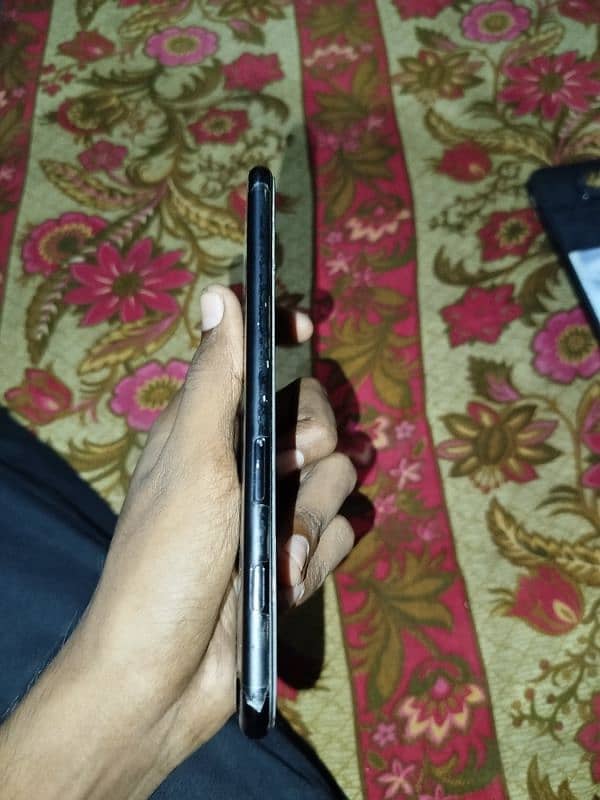 I phone 7 + 10/9 condition 128 memory 77 health 0