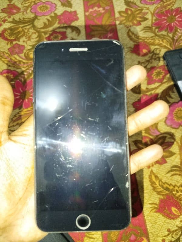 I phone 7 + 10/9 condition 128 memory 77 health 3