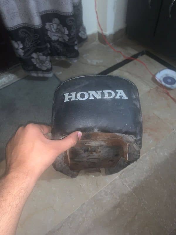 honda 125cc original genuine seat 0