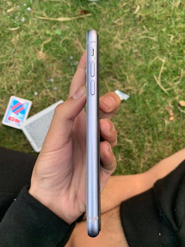 iphone 11 8.5/10 jv reasonable price 2