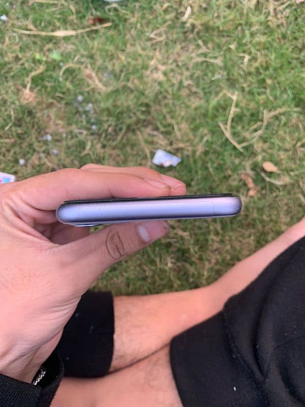 iphone 11 8.5/10 jv reasonable price 3