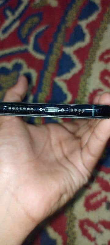 iphone 11 pro max Non Pta Factory unlock 10/10 condition 2