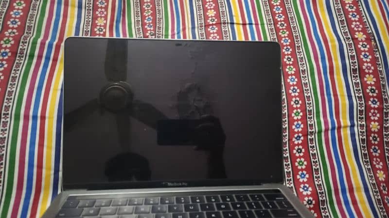 Macbook Pro 2016. Display issue 4